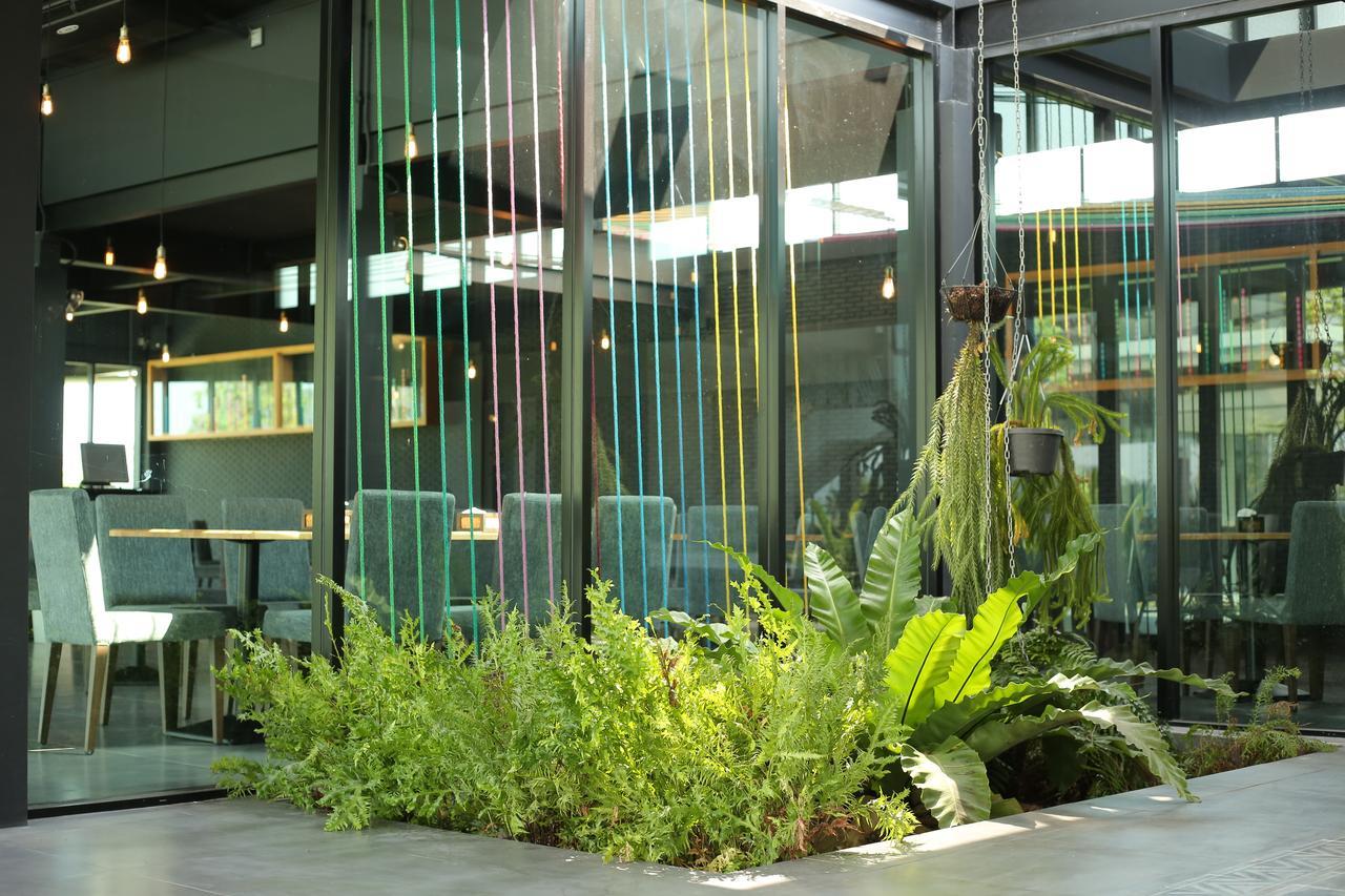 Navela Hotel & Convention Ratchaburi Екстер'єр фото