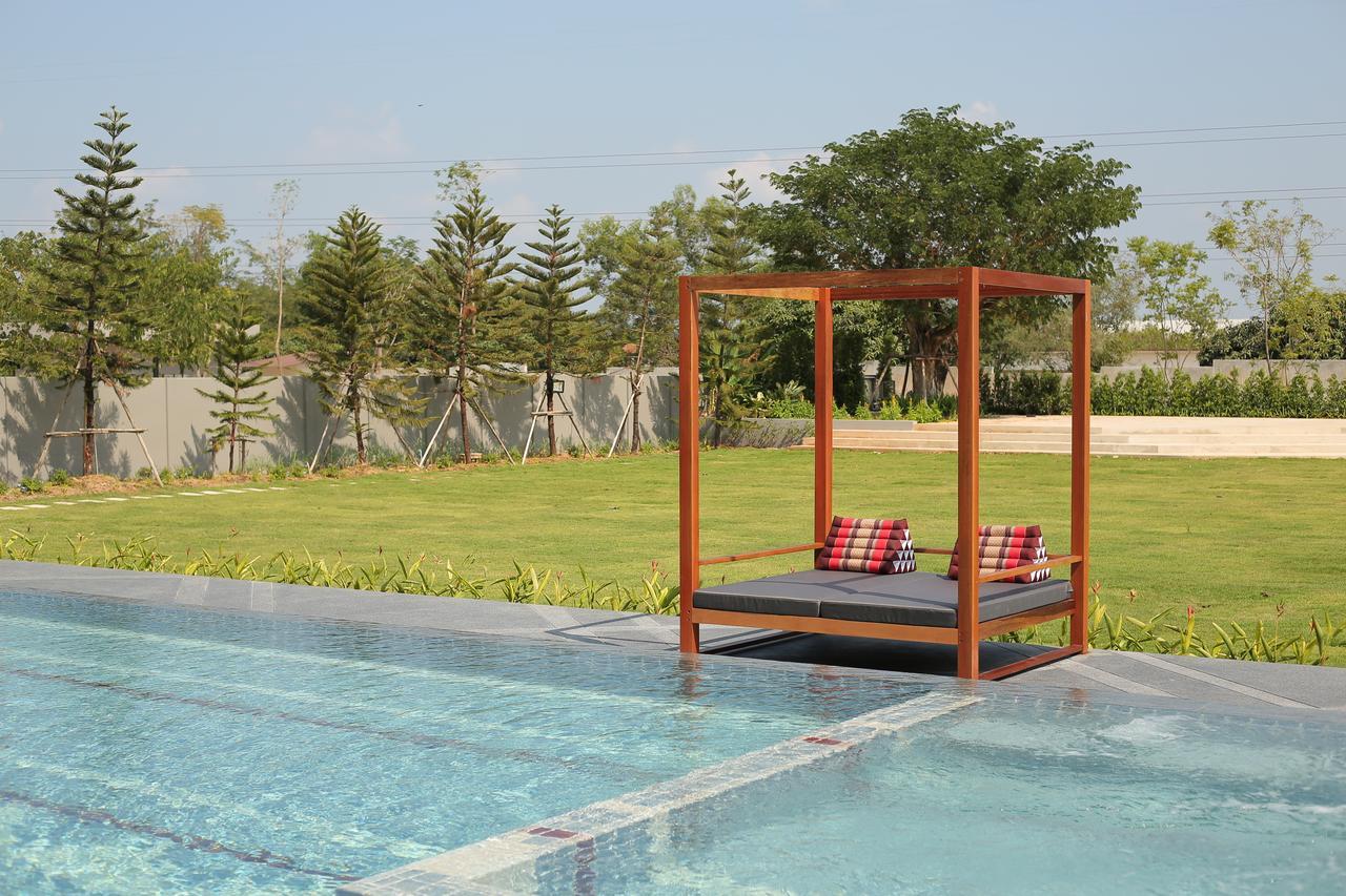 Navela Hotel & Convention Ratchaburi Екстер'єр фото