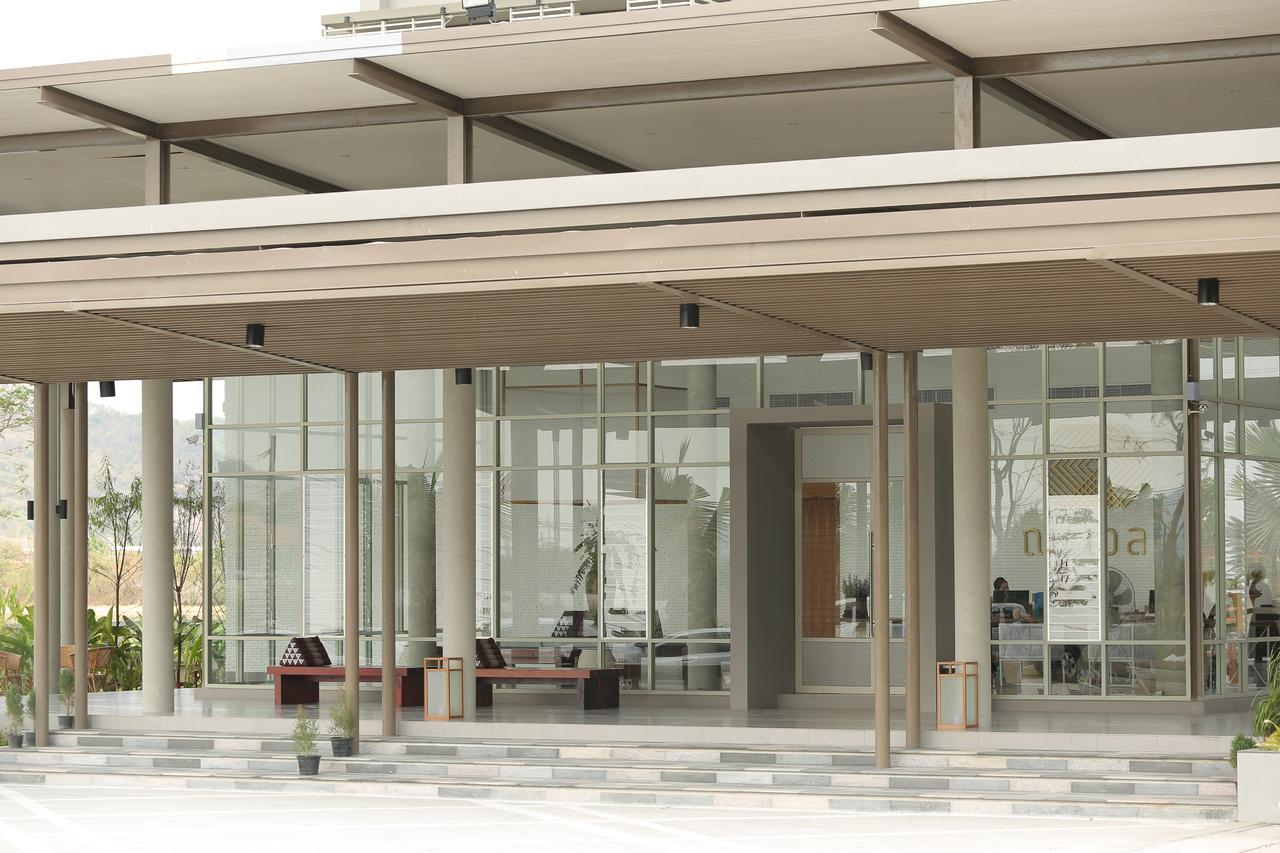 Navela Hotel & Convention Ratchaburi Екстер'єр фото