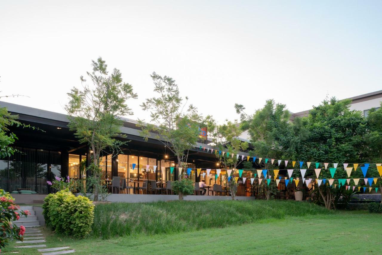 Navela Hotel & Convention Ratchaburi Екстер'єр фото